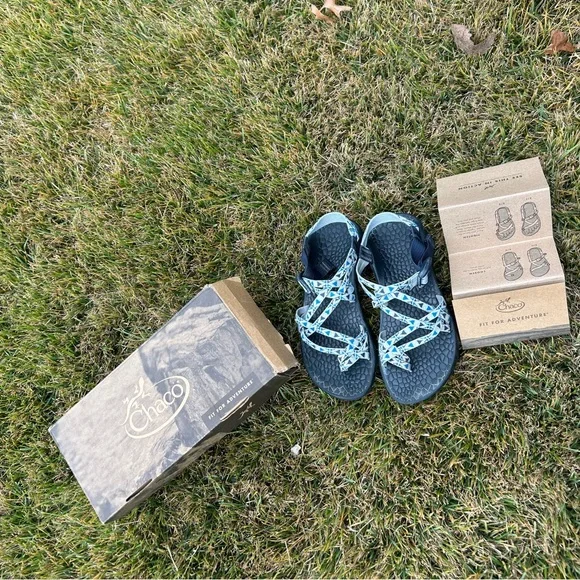 Chaco women’s Sandals with Blue and Gray Straps with it’s box - Picture 2 of 10